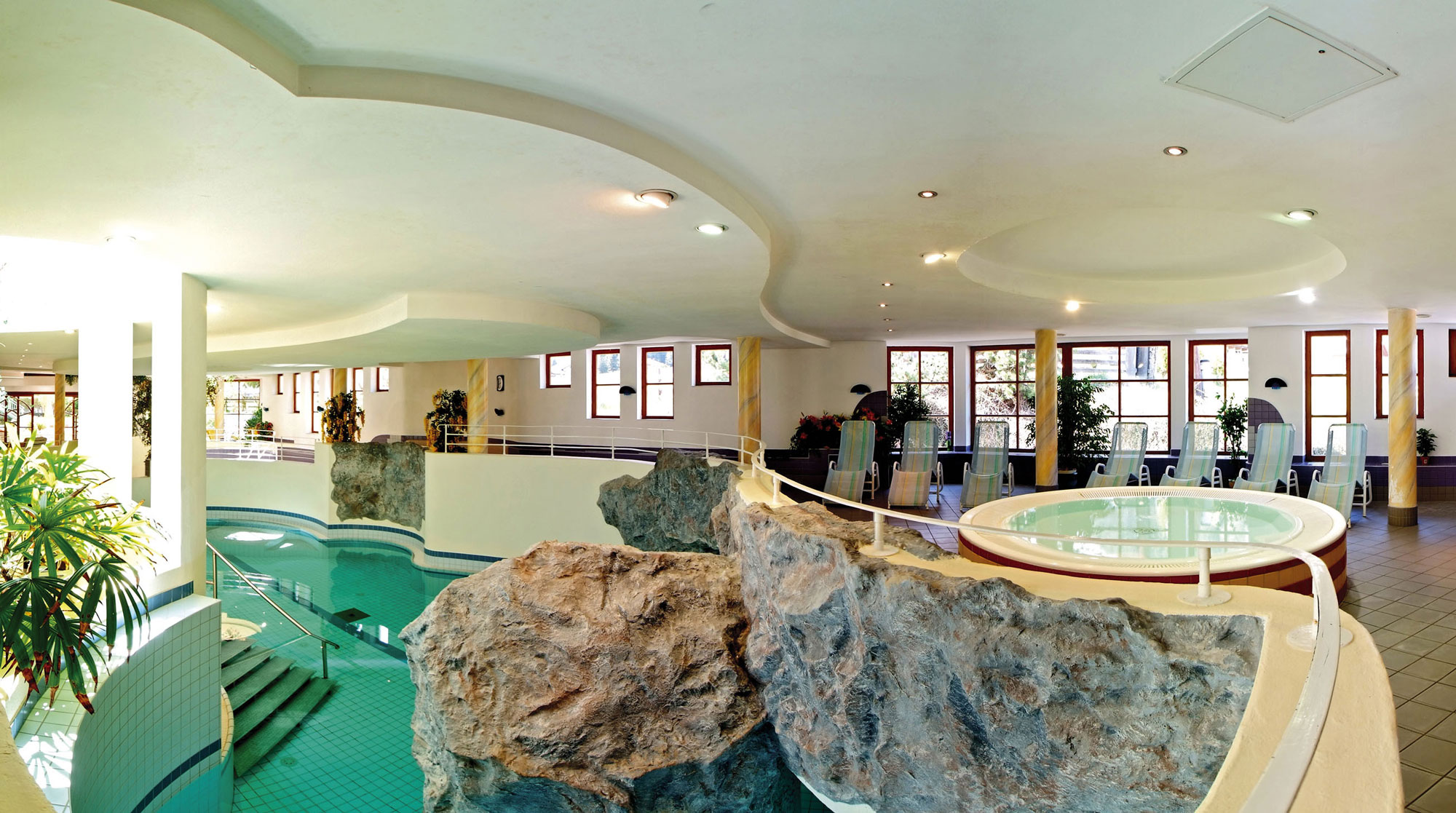 Atrakcje wodne w obiektach basenowych Hotelu Kindl
